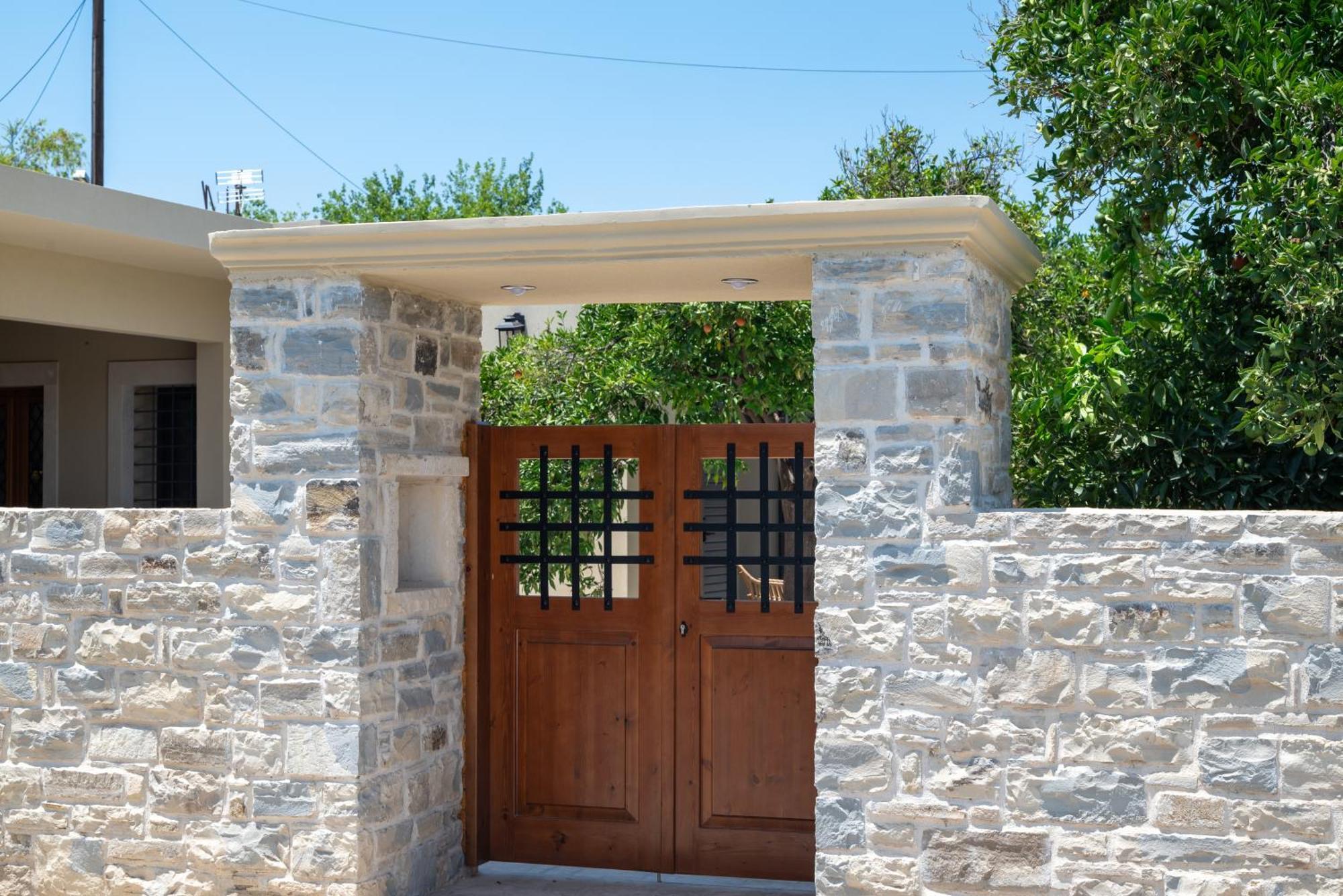 Fragma Faneromeni (Crete)